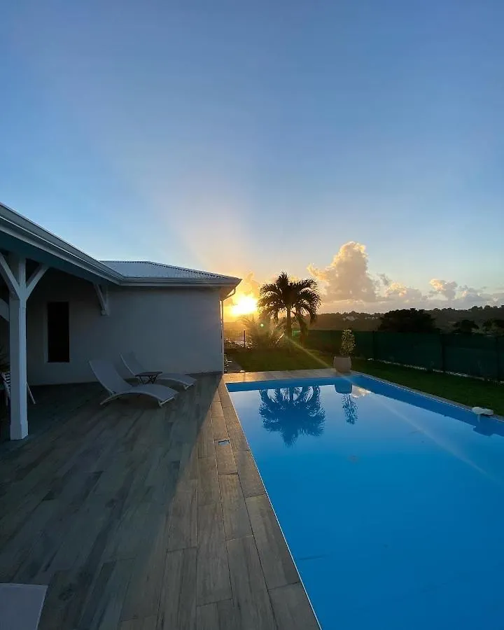 Voir Com 5 Etoiles Airb, Villa Zolenzo, La Tete Dans Les Montagnes, 10 Pers Petit-Bourg 0*,